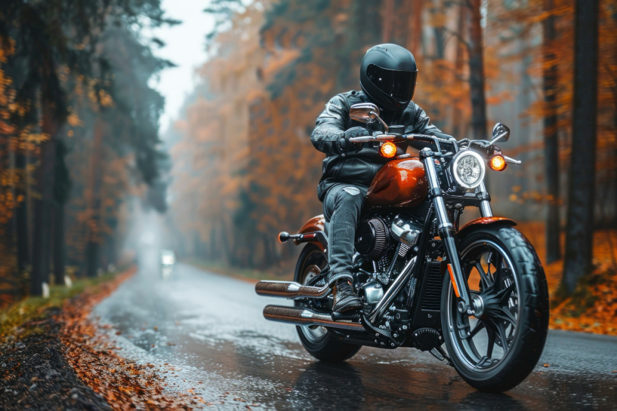 Bezpieczna jazda motocyklem na mokrych powierzchniach