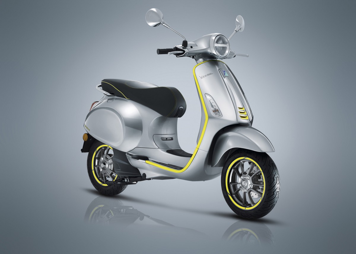Pierwsza elektryczna Vespa - skuter Elettrica 