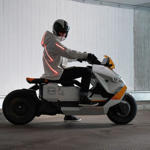 Elektryczny skuter BMW CE 04
