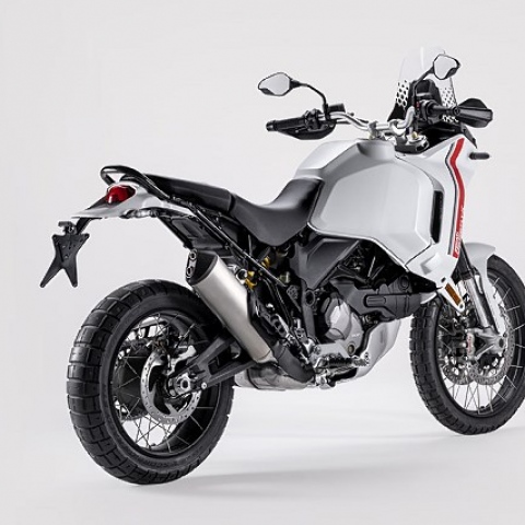 DUCATI Z NOWYM DESERTX JUŻ W MAJU 2022