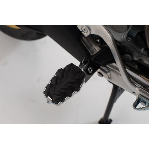PODNÓŻKI EVO SW-MOTECH TRIUMPH TIGER 800 (10-)/1200 (11-15), SCRA 1200