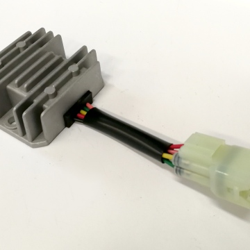 REGULATOR NAPIĘCIA MXER 150 WTYCZKA Z USZCZELKĄ 31600-LLB1-E00