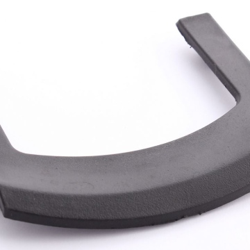 Zaslepka górna oslony przedniej wewn. 767/10