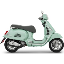 SKUTER VESPA GTS 300 VERDE AMABILE 2023