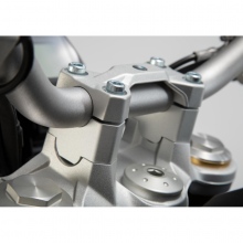 SW-MOTECH ZESTAW PODWYŻSZAJĄCY KIEROWNICĘ BMW F 750 GS (18-)